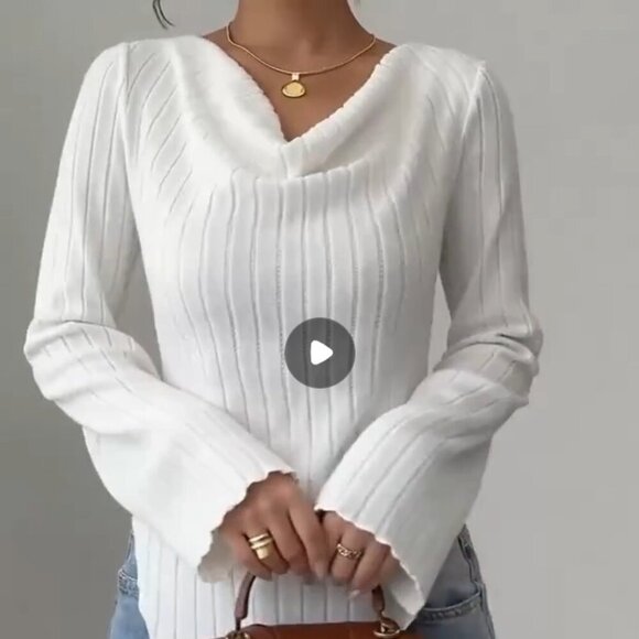 NWOT Elegant Long Sleeve Blouse – Stretchy, Chic Fall/Winter Wardrobe Essential - Picture 5 of 5